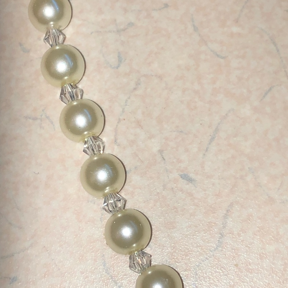 Pearls & Crystals Necklace - Picture 5 of 6